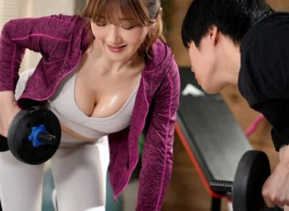 Chàng trai số hưởng với nữ PT gợi cảm phang nhau