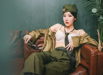 Chàng ân ái với nữ thủ trưởng xinh đẹp vú to