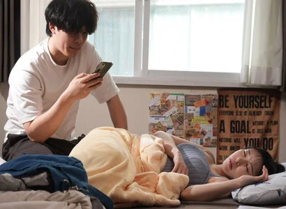 Người đàn ông thích cảnh người yêu ngoại tình ngay trước mắt